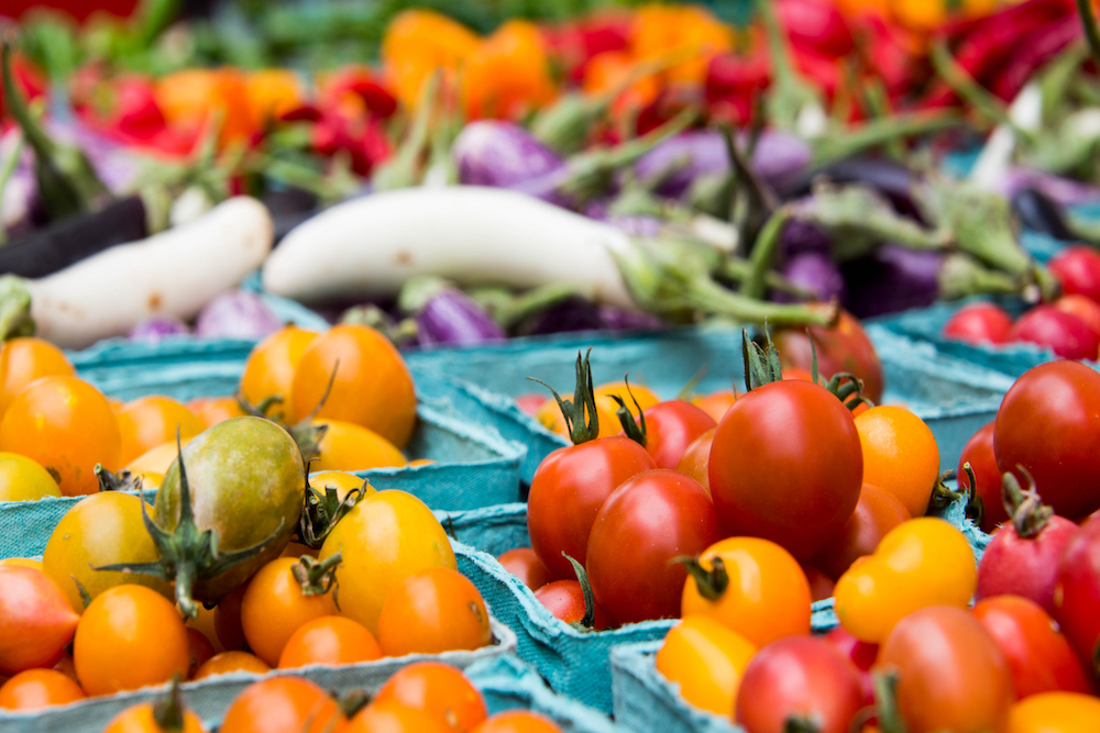 farmers market shopping in kauai